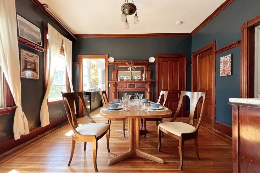 Victorian charm 2Bed in the Armory District - Image 1
