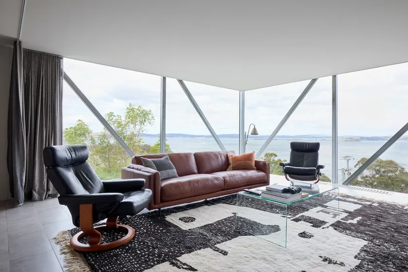 Architectural Glass House with Breathtaking Ocean - Image 1