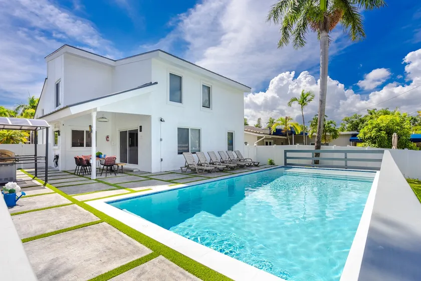 Luxus 5 Schlafzimmer/3 Badezimmer Villa zu Fuß zum Hollywood Beach - Image 1