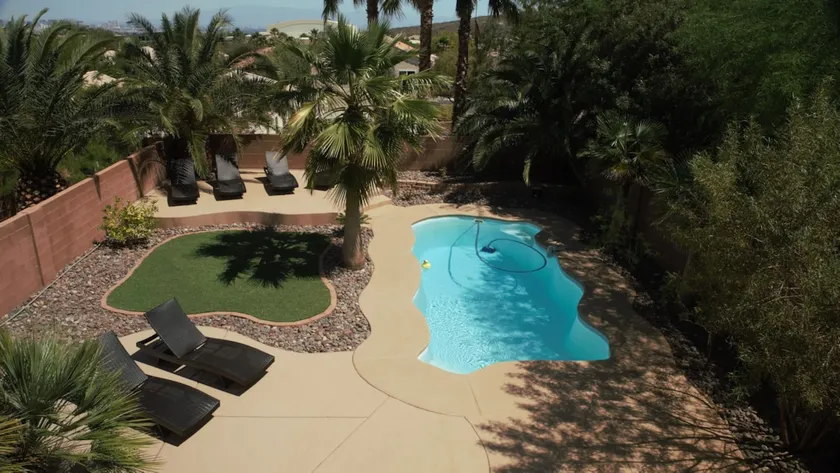 Twin Palms Three Bedroom Henderson Retreat w/Pool - Image 1
