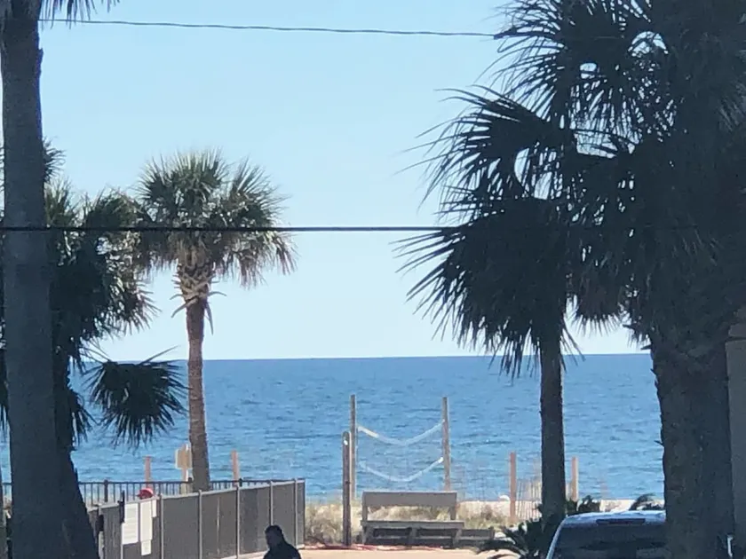 Gentlewinds (Beach View)SLEEPS 6 Close to Hangout - Image 1