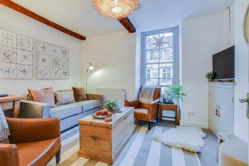 The Malthouse - Naturally styled central apartment - Image 1