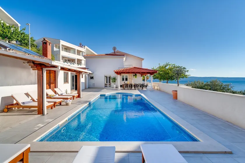 NEW! Seaview Villa MaToLi with heated 50sqm pool and 4 bedrooms, close to Split - Image 1