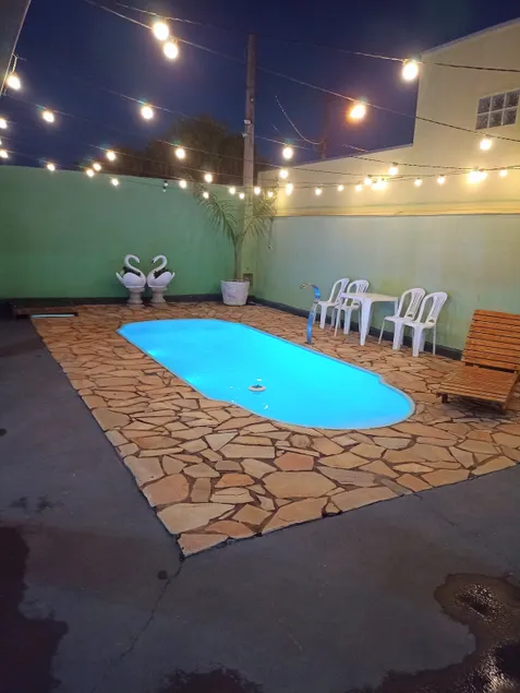 Entire home with pool - Image 1