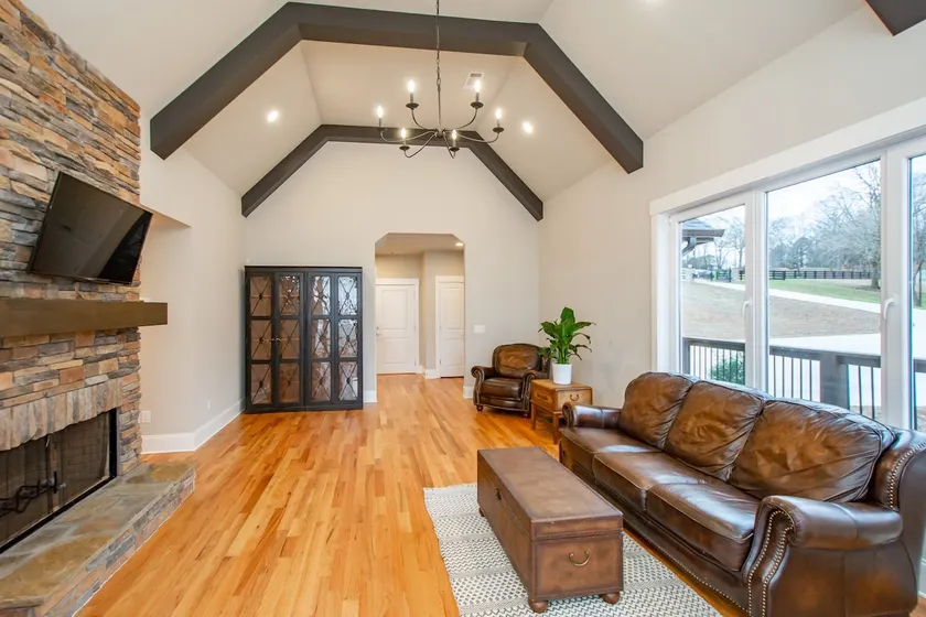 Private Beautiful Home with 10+ Acres! - Image 1