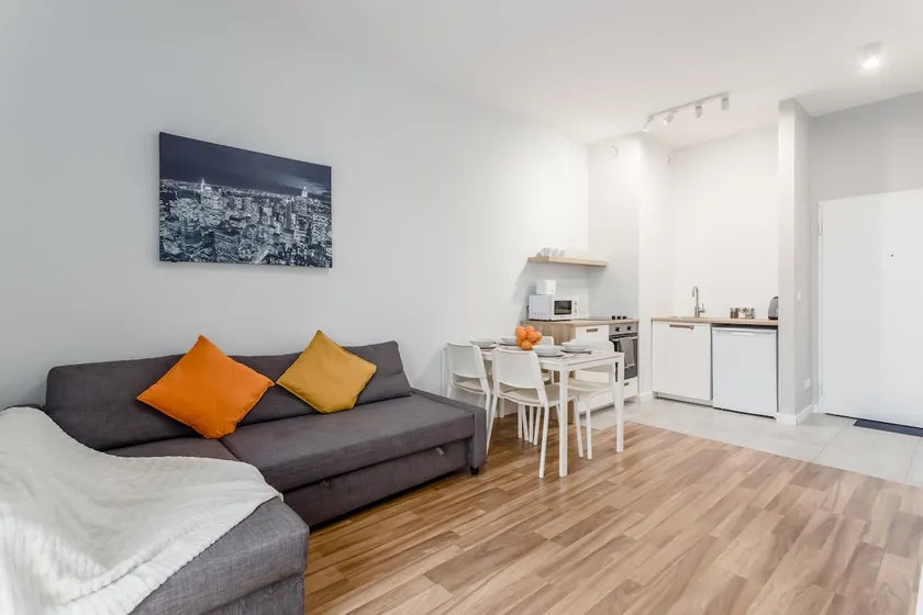 Warsaw City Travel Apartments One-Bedroom - Image 1