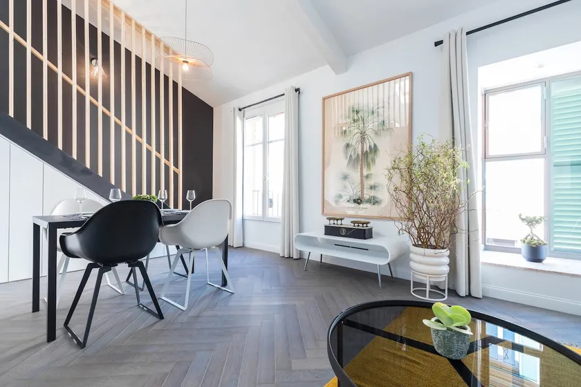 SEVEN: Duplex, L'Abeille 4* Boutique Apartment - Image 1