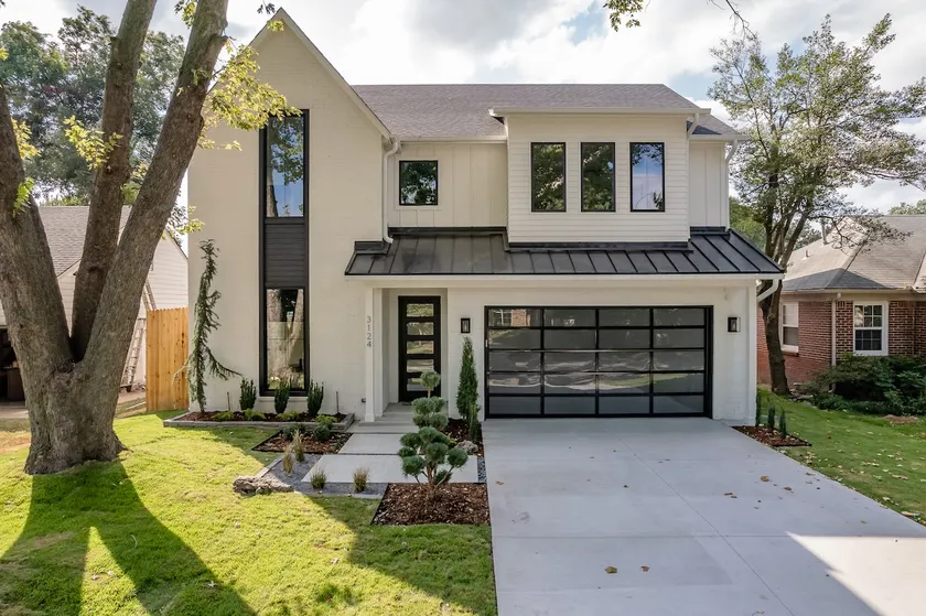 Near The Gathering Place | 5-BR Luxury Family Stay - Image 1