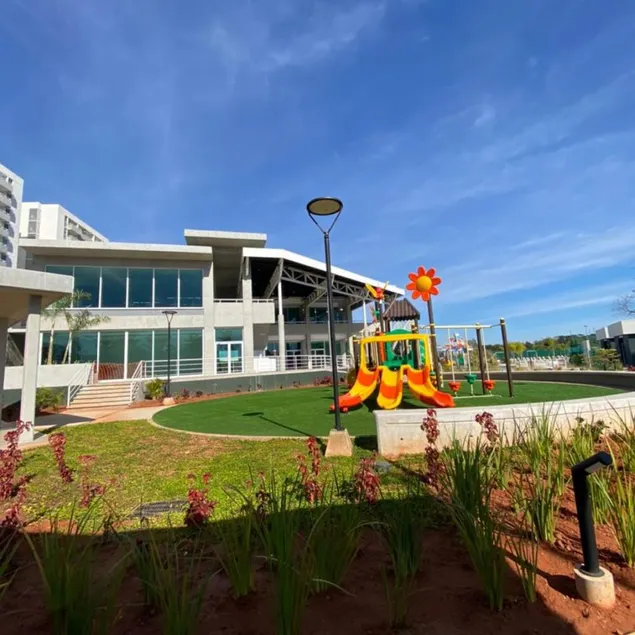 Lovely apartment near the airport in a complex - Image 1