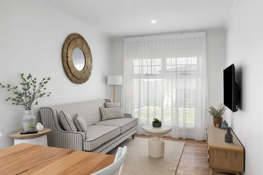Hamptons inspired 2 bedroom townhouse - Ilo - Image 1