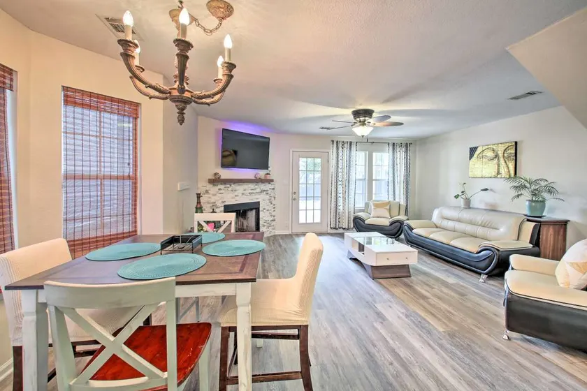 Newly Renovated town home close to track and lake, in the center on Hot Springs. - Image 1