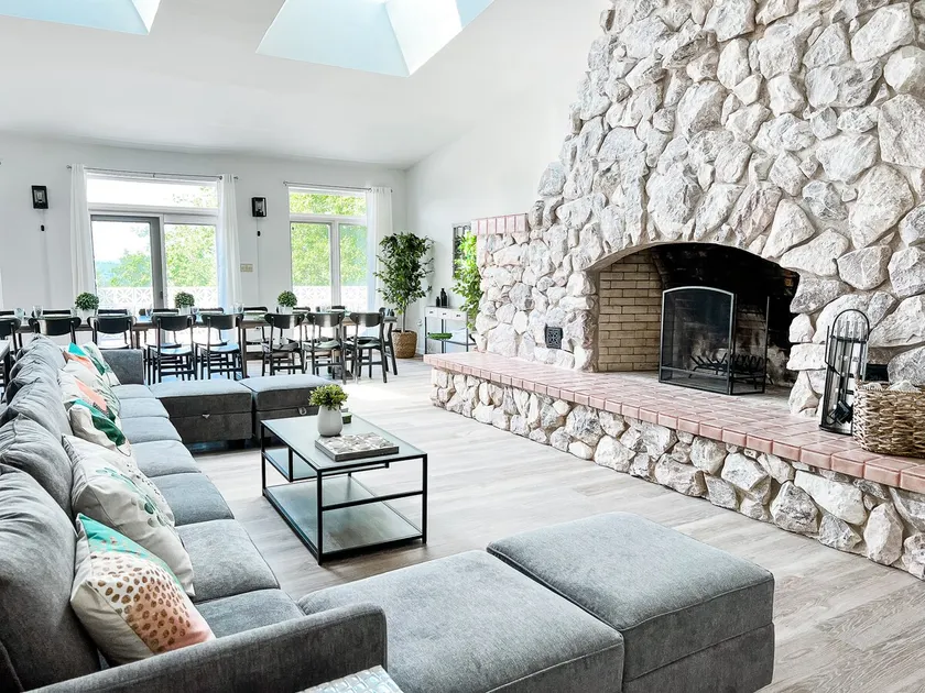 Sleeps 19! Dine Together w/View + Pool & Sauna - Image 1