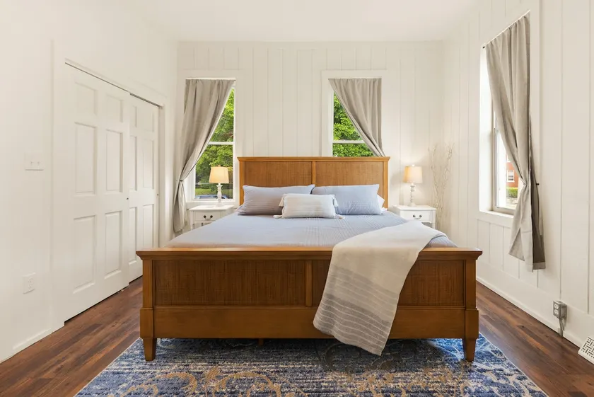 Fully renovated home in the heart of Quincy - Image 1