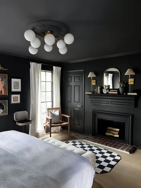 Mr. Nomad: Parisian Townhouse in Uptown - Image 1