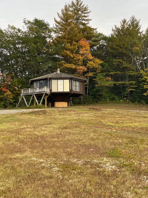 NH Hilltop Octagon Cabin Overlooking Apple Orchard - Image 1