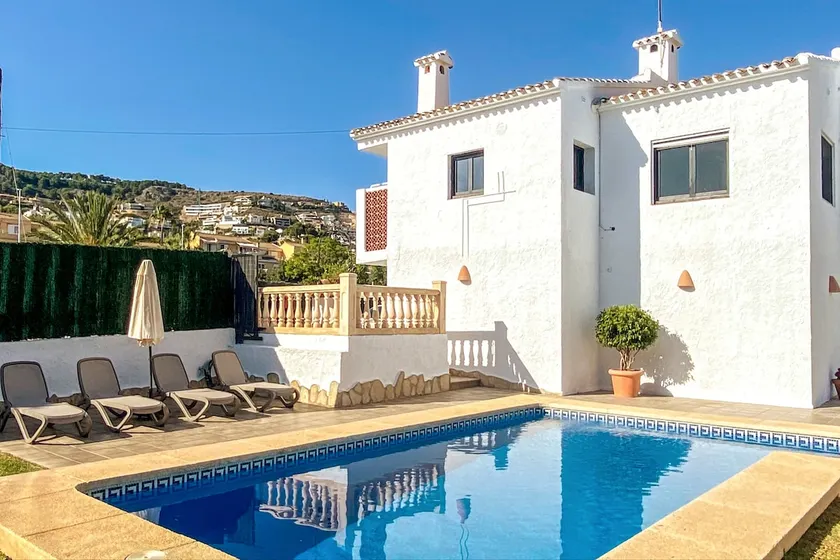 Villa near beach & town on foot - Image 1
