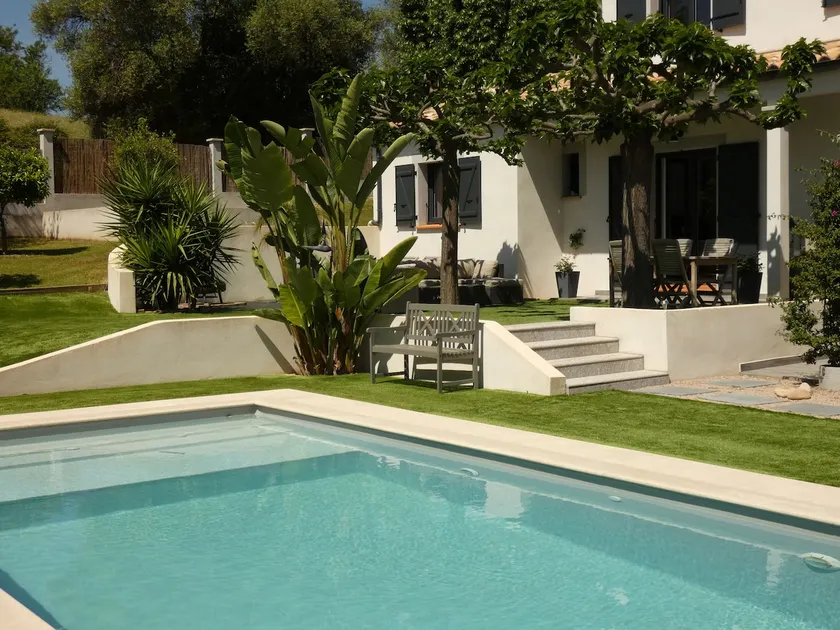 Accommodation near Ajaccio with pool - Image 1