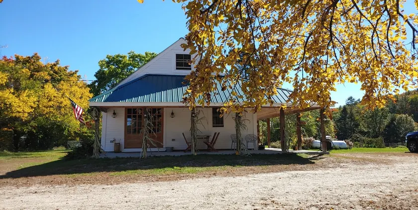 Apartment on the Farm - Image 1