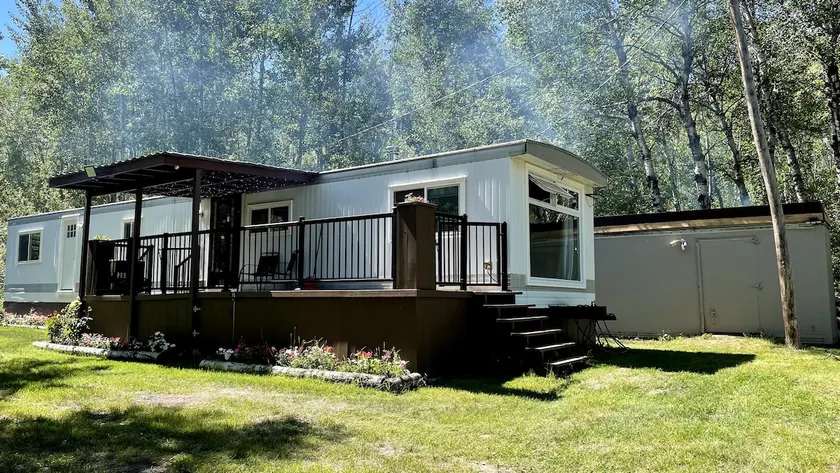Cozy 35 Acre Waterfront Property With Cabin - Image 1
