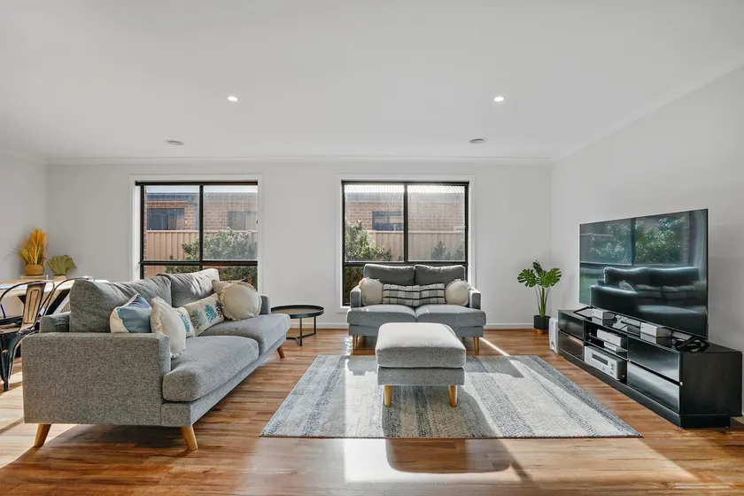 Beautiful Golden Point Home - Style&Sophistication - Image 1