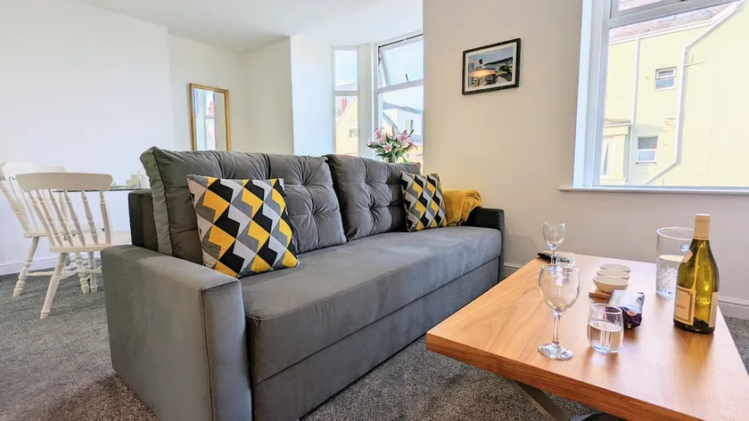 Ocean Pearl Apartment by Seaside Llandudno - Image 1