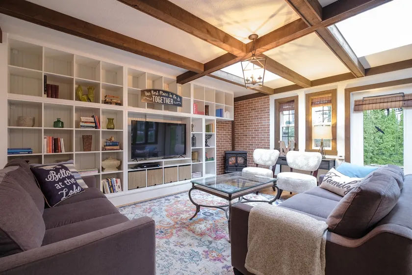 Magnolia House - 5 bedroom, 3 bathroom, sleeps 13 - Image 1