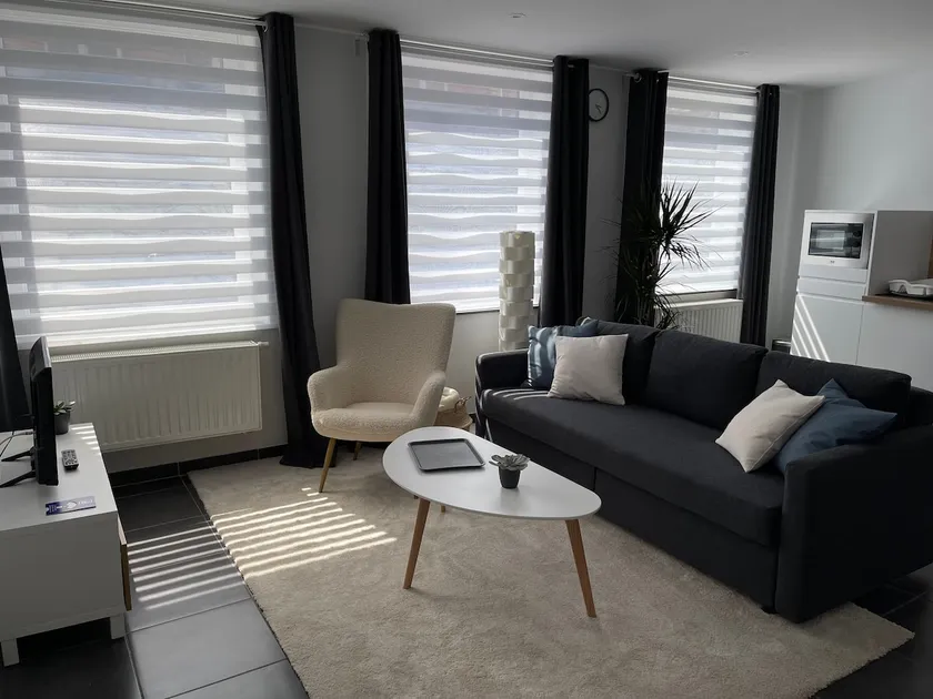 Renovated 70 m2 apartment with large terrace - Image 1
