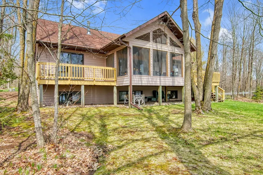 Lakewood Lodge on Nelson Lake - Image 1