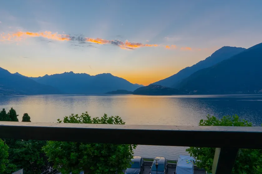 [COMO LAKE VIEW] Regina Apartment - Image 1