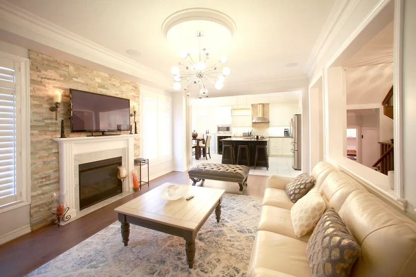 Stunning 4-BDRM Home-Toronto Area - Quiet Location - Image 1