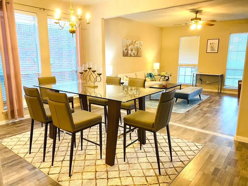 Beautiful and Modern 4 Bedroom Home. Must See. - Image 1