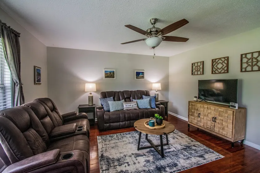 Charming 3bd Home Convenient to Downtown and I85 - Image 1