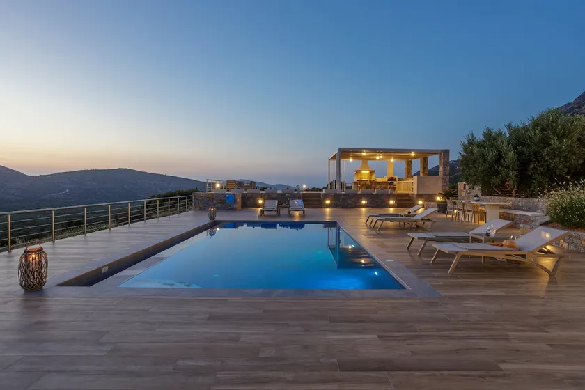 Villa Of the Hill with Heated Pool, BBQ & Kids Playground - Image 1