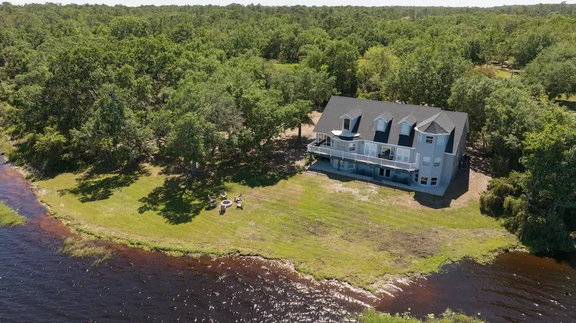 Lakefront Estate • Sleeps 25+ • Game Room - Image 1