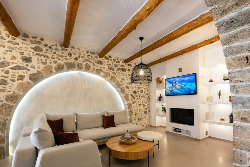 Petrino Two-Bedroom House in Mirthios - Image 1