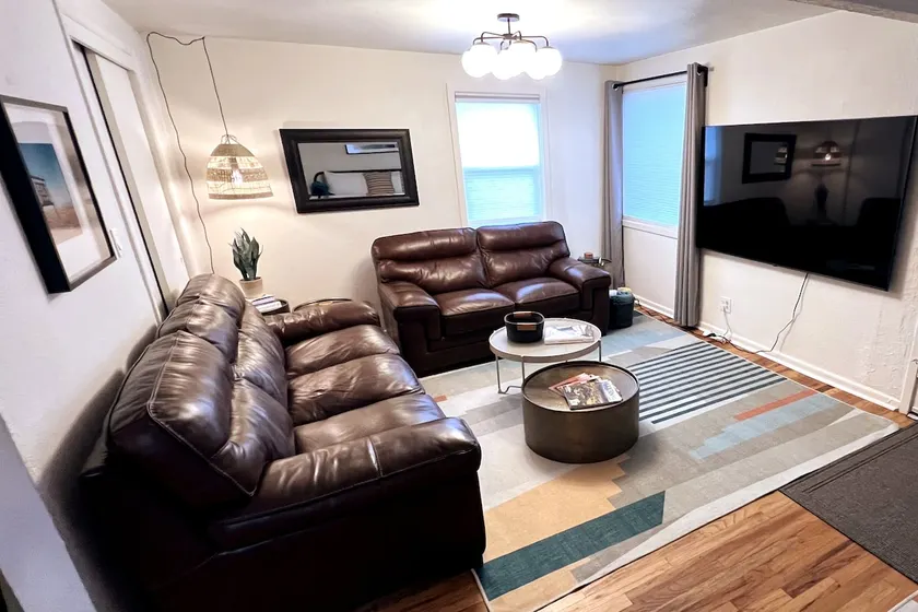 Super COZY Home- Fire Pit, 75”TV, GigWiFi, WD - Image 1