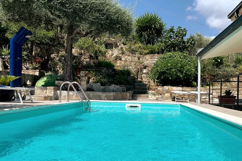 Romantic apartment in villa with pool - Image 1