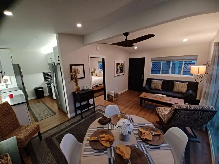 Private Dog Welcoming Ocean Beach Hideaway - Image 1