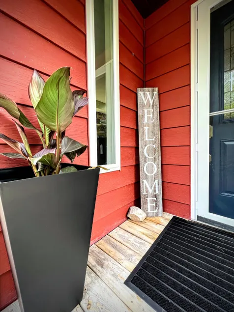 Private Dog Friendly Cottage with Hot Tub - Image 1