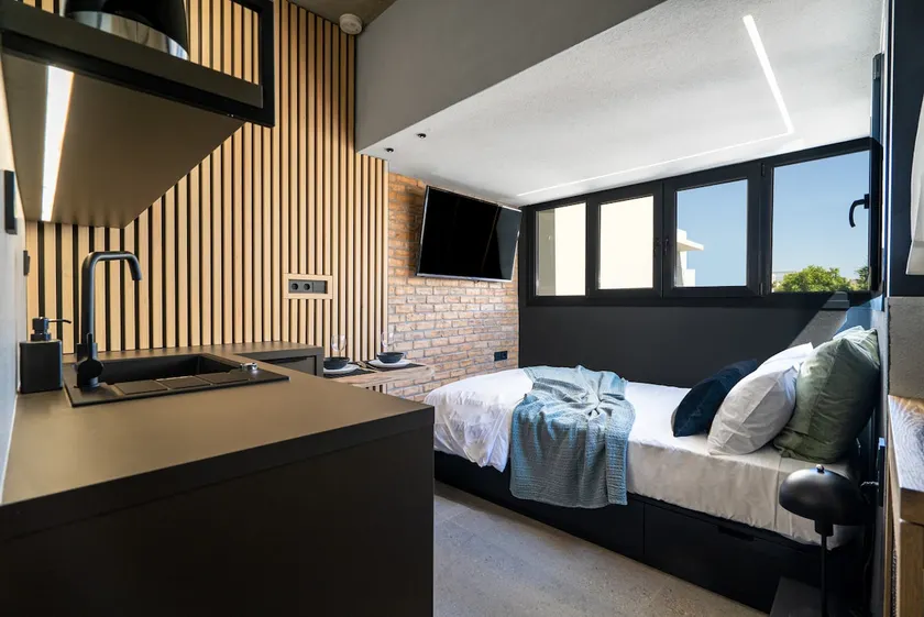 Urban Hive Tiny suite with roof garden Heraklion - Image 1