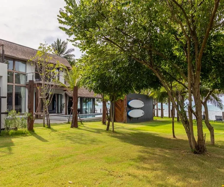 Kalamari Luxury Beach Front Villa - Image 1