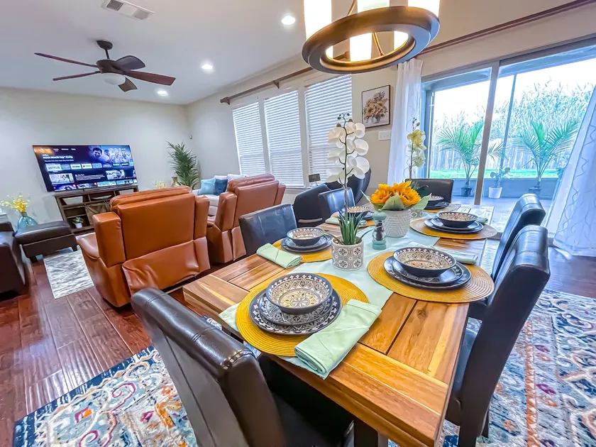 Exclusive Stay | 5 King Beds | Greenbelt Serenity - Image 1