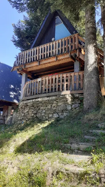 Chalet Cymaos, family-friendly, mountain views - Image 1