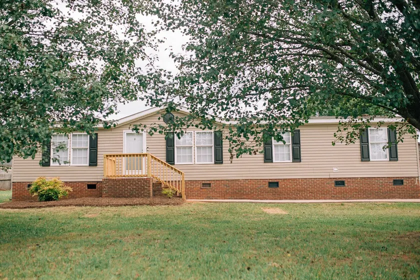 Lake Bowen House 4b with private hot tub - Image 1