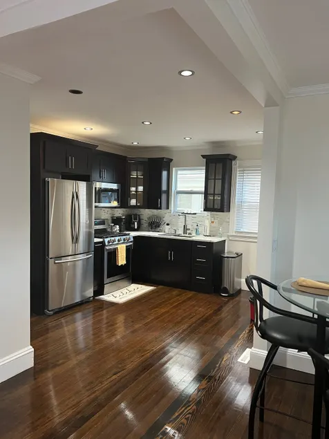 Lovely 3 Bedroom In Boston - Image 1