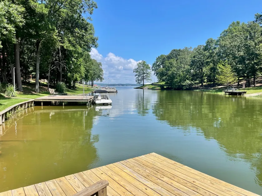 HAPPY OURS LAKE COTTAGE *Boat Ramp* - Image 1