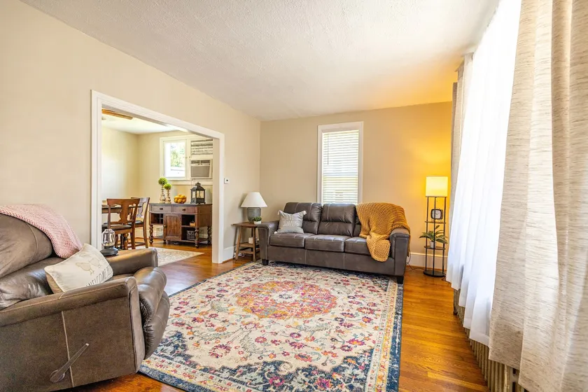 Cheerful 2-bedroom home in the Boro Chambersburg - Image 1