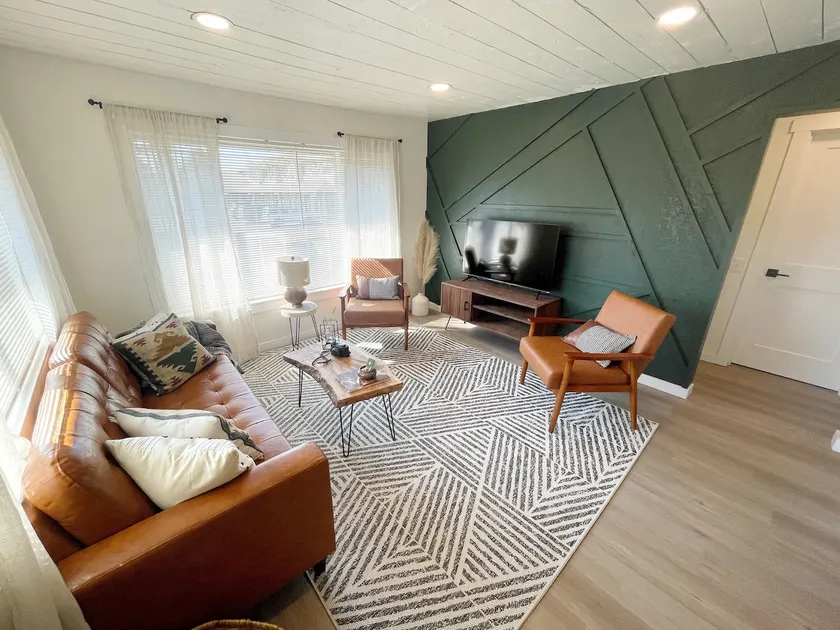 Cozy and Clean Holiday Stay -Unit A - Image 1