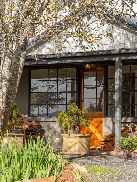 Enchanting Farm Cottage - Image 1