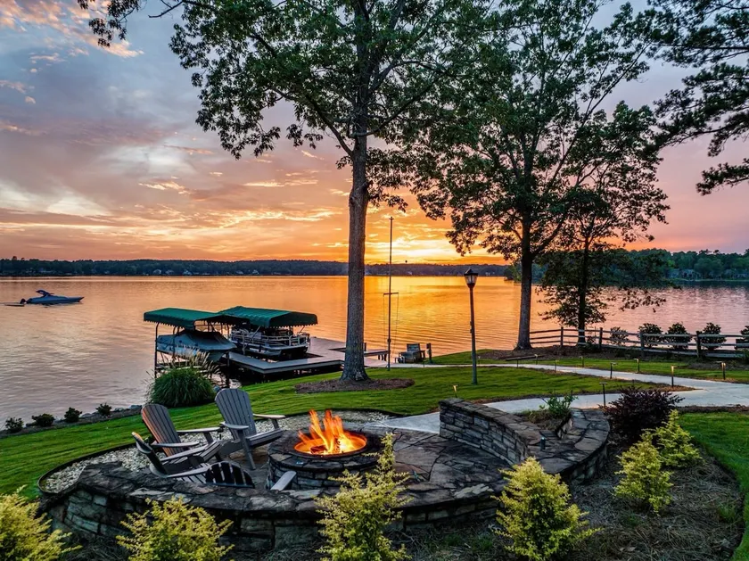 NEW Luxury Lakefront Home with Swim Dock, Hot Tub and Pontoon Rental - Image 1